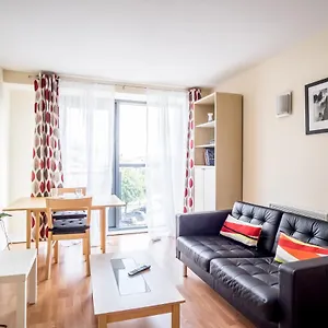  Apartment One Bedroom With Juliet Balcony In West One - Parking Possible United Kingdom
